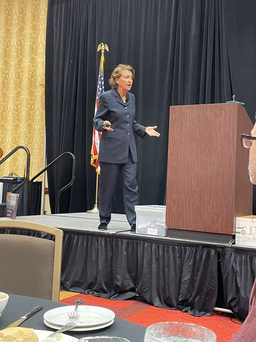 TSCAtweets's tweet photo. A wonderful keynote from a wealth of knowledge, Dr. Carolyn Stone. #scali22 #wearetsca https://t.co/aPLmtyKr3z