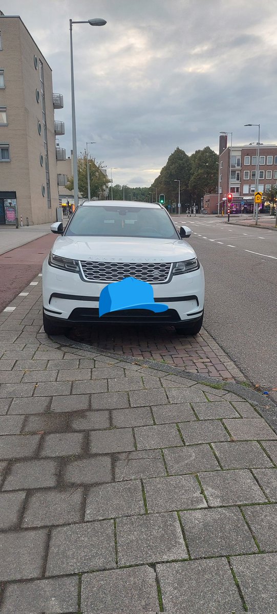 Olooseos's tweet photo. Guess the model?
#Cars
#YourCarPlug https://t.co/fFd2qQ2MNq