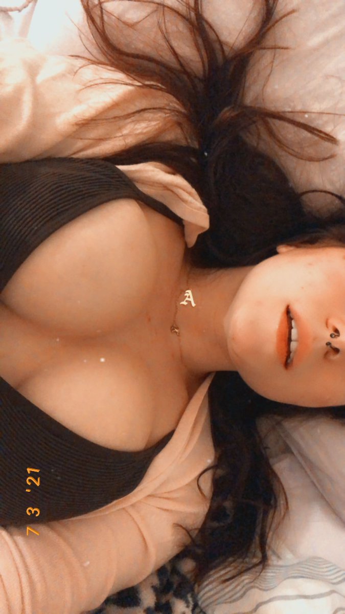 kinkkitten5's tweet photo. I have a free onlyfans and you’re not subbed??? Wtf 🥲 https://t.co/sUbkHFdMi4