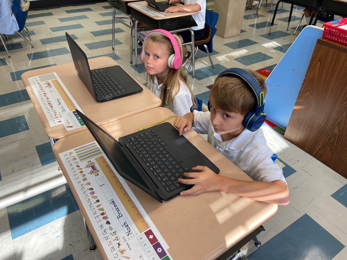 SCSMrsNash's tweet photo. Learning time on our chromebooks is so much fun! https://t.co/556HFcDbFI