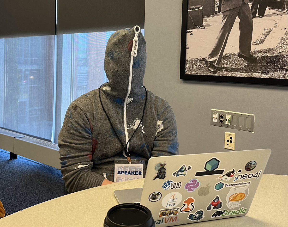 aalmiray's tweet photo. Who is that developer advocate? #jconfdev https://t.co/agAYYfyLJs