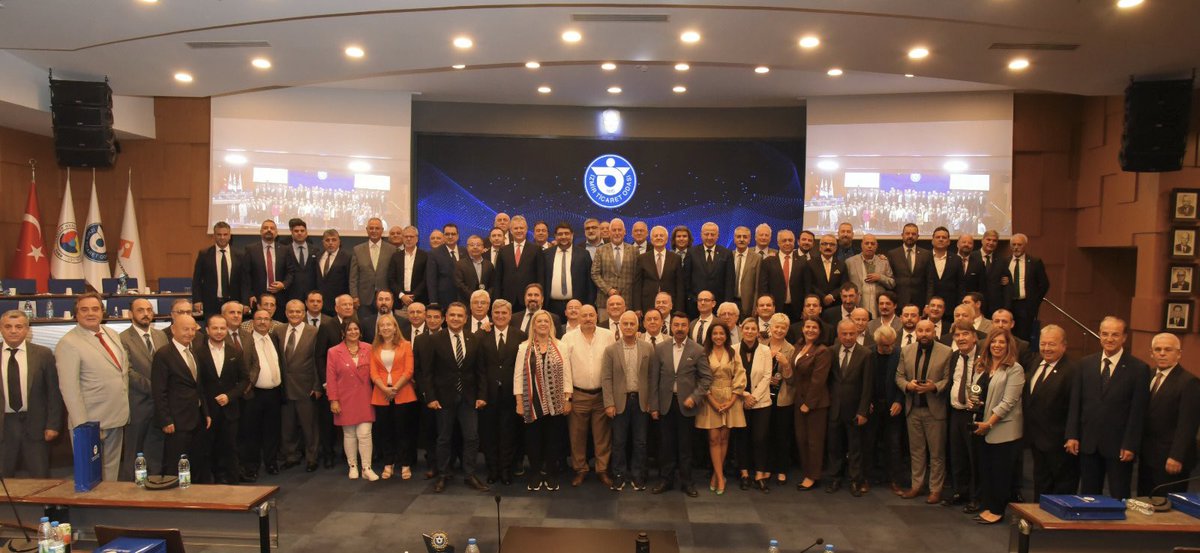 2018-2022 döneminin son meclisi olan Odamız Eylül Ayı Olağan Meclis Toplantısı’nda “2018-2022 Yılları Hizmet Ödül Takdimi” gerçekleştirildi.