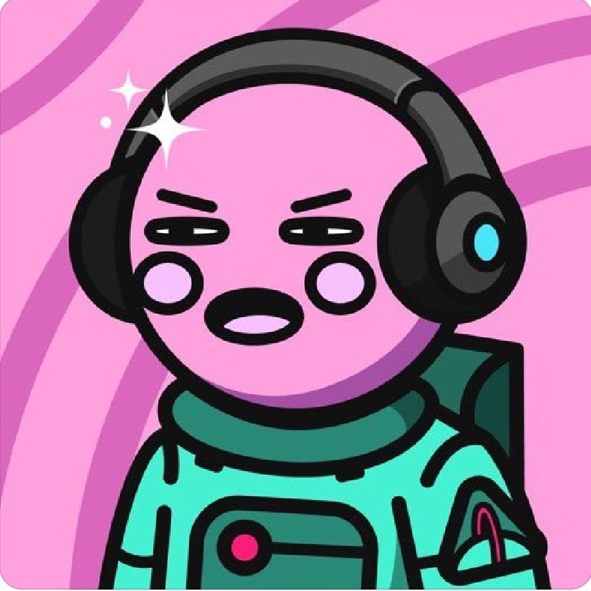 dflenharo's tweet photo. @mtndew2321 @SpaceRiders_NFT Na youre missing a headset! 
Oops I dropped something* https://t.co/KR4yPAwLo2