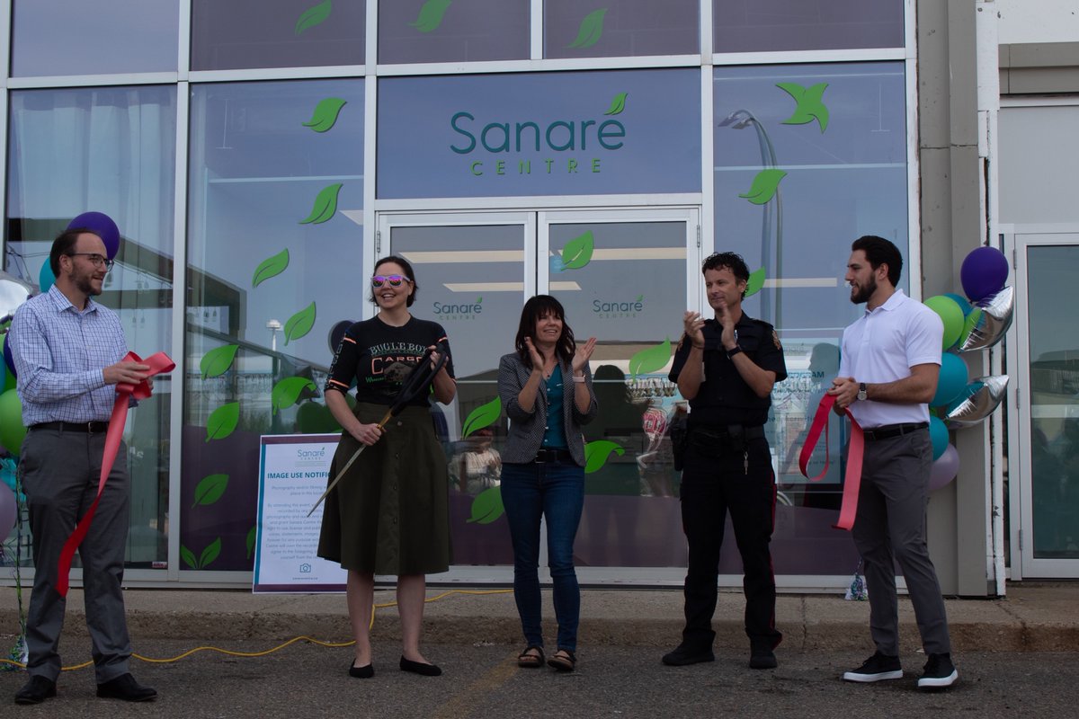 It was a GRAND grand opening! 🎀Thank you for joining us for the ribbon cutting Mayor <a href="/linnsieclark/">Linnsie Clark</a>. 
We are happy to be in our new location to support the community of <a href="/medicinehatcity/">City of Medicine Hat</a> and southern #Alberta! 
#sanarecentre #trauma #sarabi