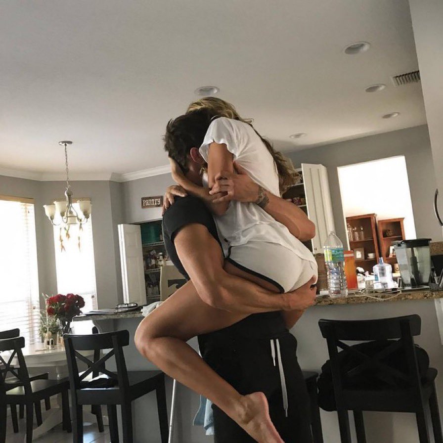 F3MAL3SC0TT's tweet photo. daddy let me know that i’m your only girl https://t.co/LPh2aNpmez