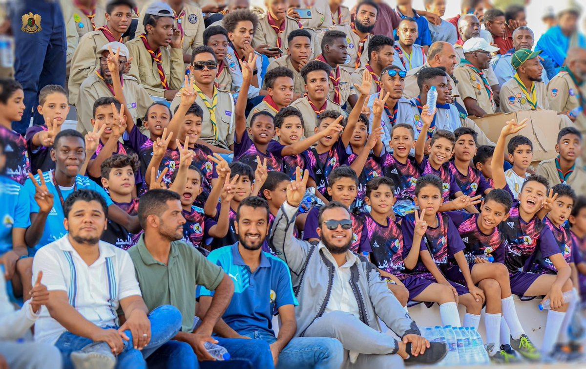 KhalifaAlabeidi's tweet photo. استقبال شعبي كبير للقائد العام #المشير خليفة حفتر من قبل آهالي ومشائخ وأعيان  وادي الشاطئ والمناطق المجاورة لها. https://t.co/gX8kHu27Eq