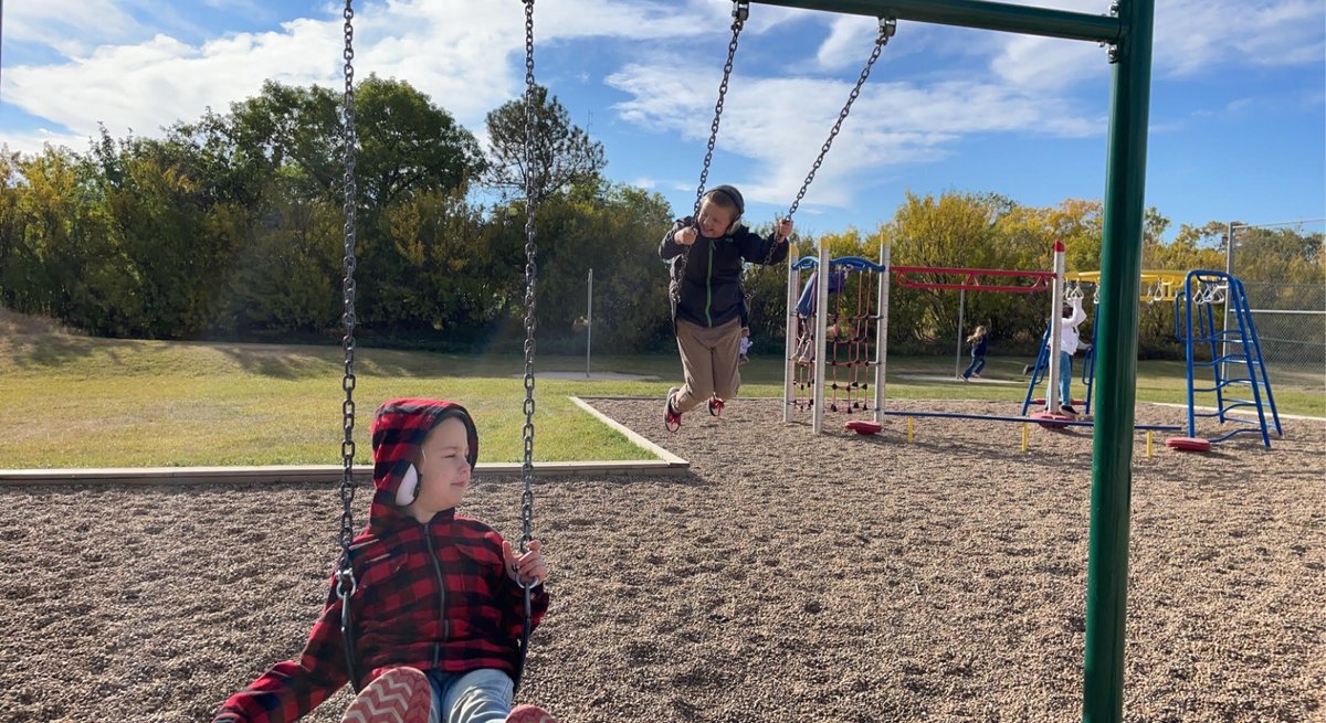 alinorm22's tweet photo. All smiles at recess today! #donsch
@waspenes @MrsAndersTeach https://t.co/r6KHwsTXv6