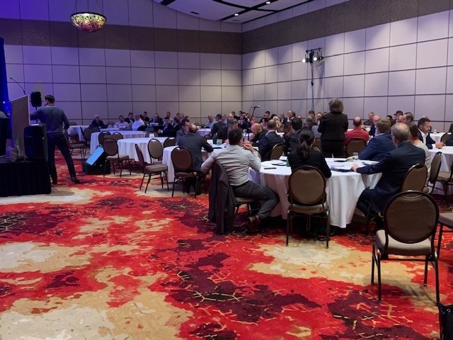 Jeff Joyce (<a href="/PEIFerries/">Northumberland Ferries</a>) and Greta Bedard (<a href="/Traversiers/">Société des traversiers du Québec</a>) lead a roundtable discussion with #cdnferry2022 delegates on "Ferries in 2050 and beyond… trends, challenges and opportunities"