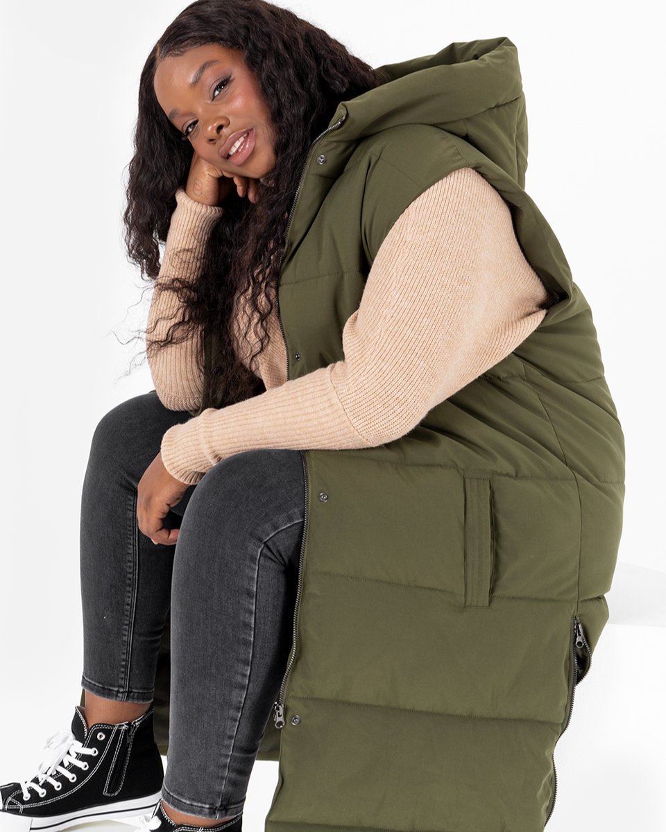 _Lovedrobe_'s tweet photo. Autumn weather has well and truly started 🍂 beat the chill with our khaki padded gilet, the perfect thing to welcome in layering season 

🔎 PL2-841-KHAKI https://t.co/O2fVvmrszF