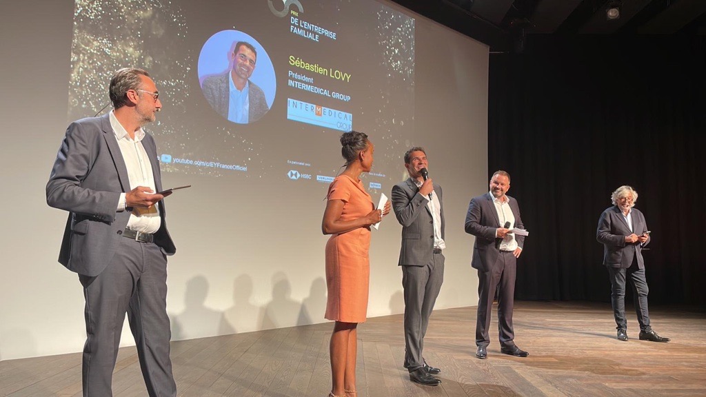 EYFrance's tweet photo. "Nous sommes la 1re entreprise à mission du Var et je voulais montrer que l'on pouvait avoir la réussite économique même avec des engagements forts en matière sociale, sociétale et environnementale." - Sébastien Lovy, Intermedical Group

#EOYFR https://t.co/7rhAAf5xQQ