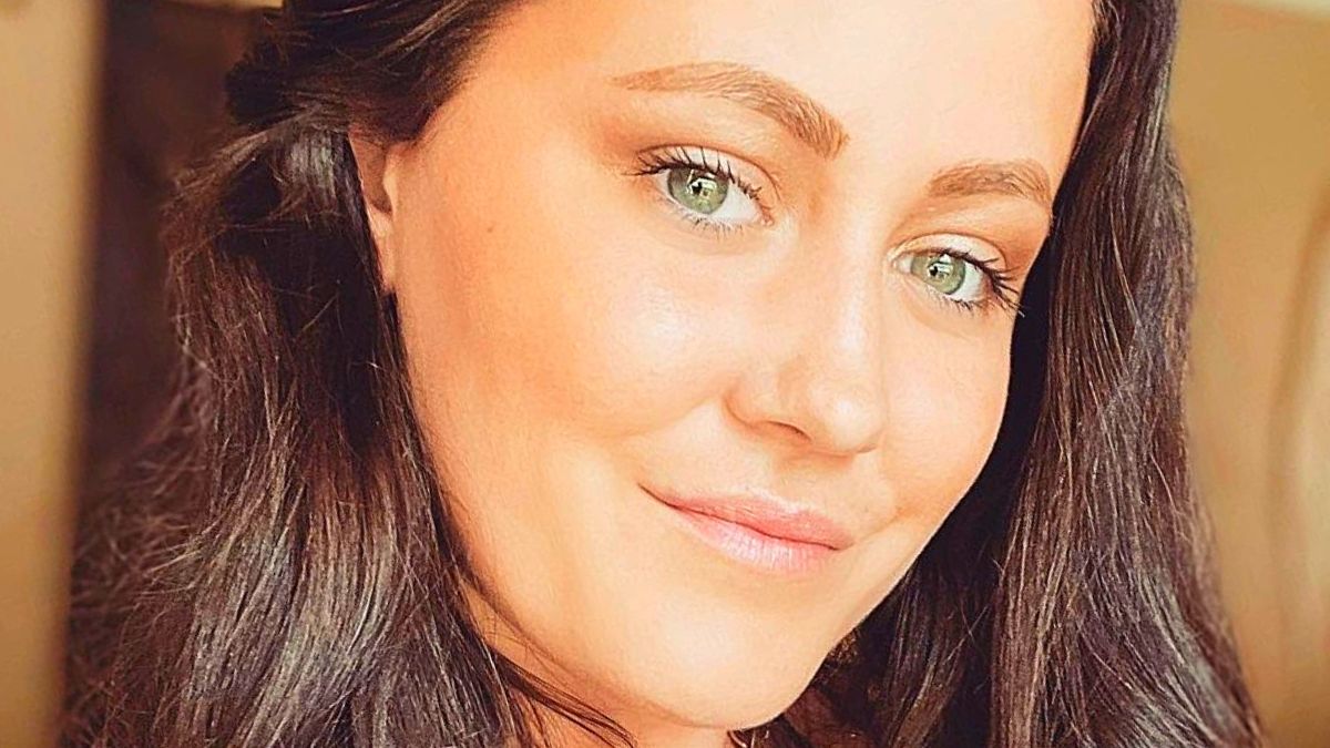 Monsters & Critics: Teen Mom 2 alum Jenelle Evans bares midriff in crop top on way to ‘official’ honeymoon with David Eason https://t.co/LHrZYemeYv #crime #news https://t.co/7QBL9jDG9j