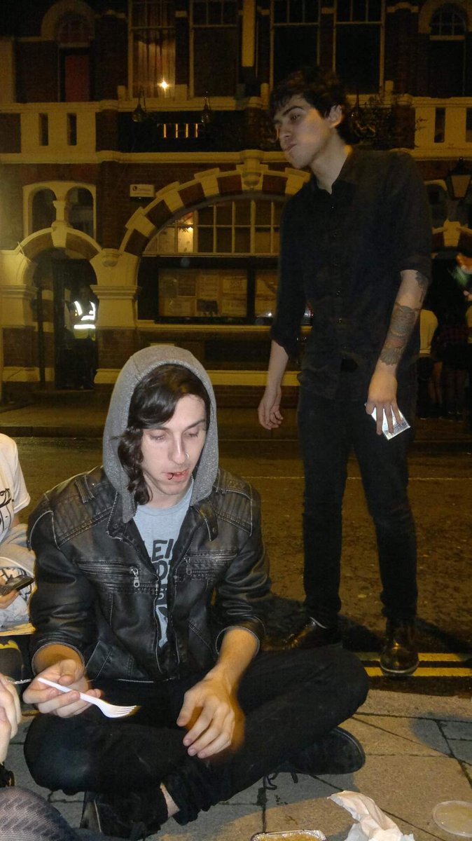 getawayGee's tweet photo. @CrownTheEmpire 10 years since eating Chinese food on the pavement after your gig in Southampton ❤️ one of my happiest gig memories https://t.co/avrbTFoXaB