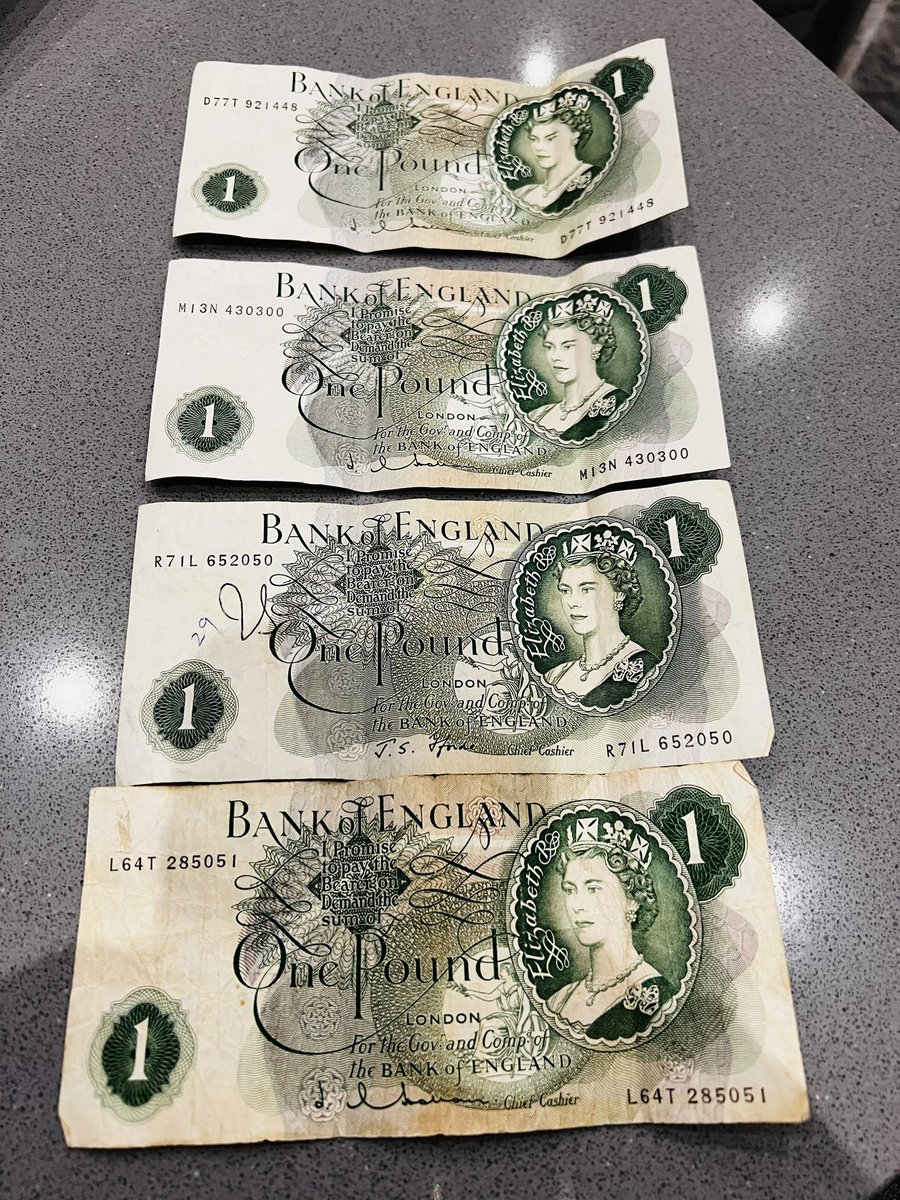 MavenAdviser's tweet photo. Fabulous #poundnote #QueenElizabethII https://t.co/tM2Le4BNxt