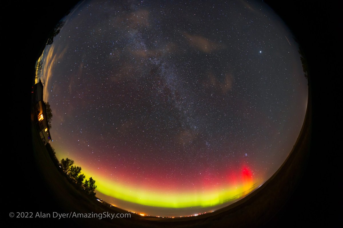 amazingskyguy's tweet photo. A classic auroral arc last night, Sept 26-27, 2022, with strong red curtains at times, and just the barest hint of a red SAR arc overhead in the fish-eye lens image. Mars was rising in the curtains to the east. This was from near Gleichen, Alberta. @TweetAurora https://t.co/m9Om8c2854