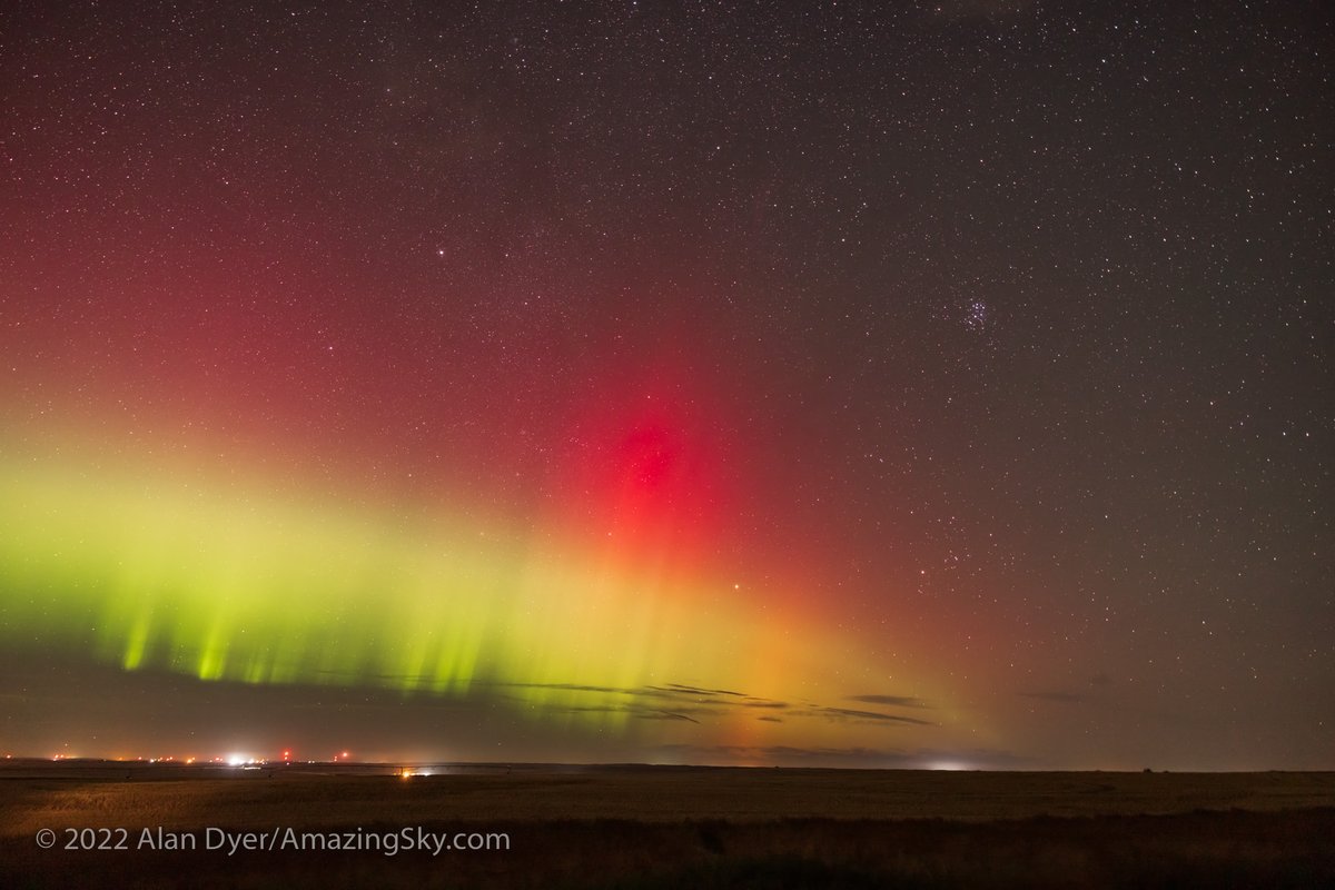 amazingskyguy's tweet photo. A classic auroral arc last night, Sept 26-27, 2022, with strong red curtains at times, and just the barest hint of a red SAR arc overhead in the fish-eye lens image. Mars was rising in the curtains to the east. This was from near Gleichen, Alberta. @TweetAurora https://t.co/m9Om8c2854