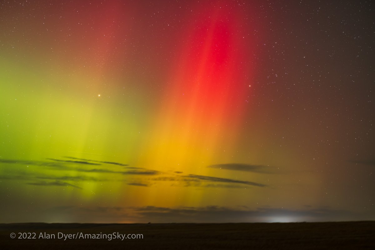 amazingskyguy's tweet photo. A classic auroral arc last night, Sept 26-27, 2022, with strong red curtains at times, and just the barest hint of a red SAR arc overhead in the fish-eye lens image. Mars was rising in the curtains to the east. This was from near Gleichen, Alberta. @TweetAurora https://t.co/m9Om8c2854