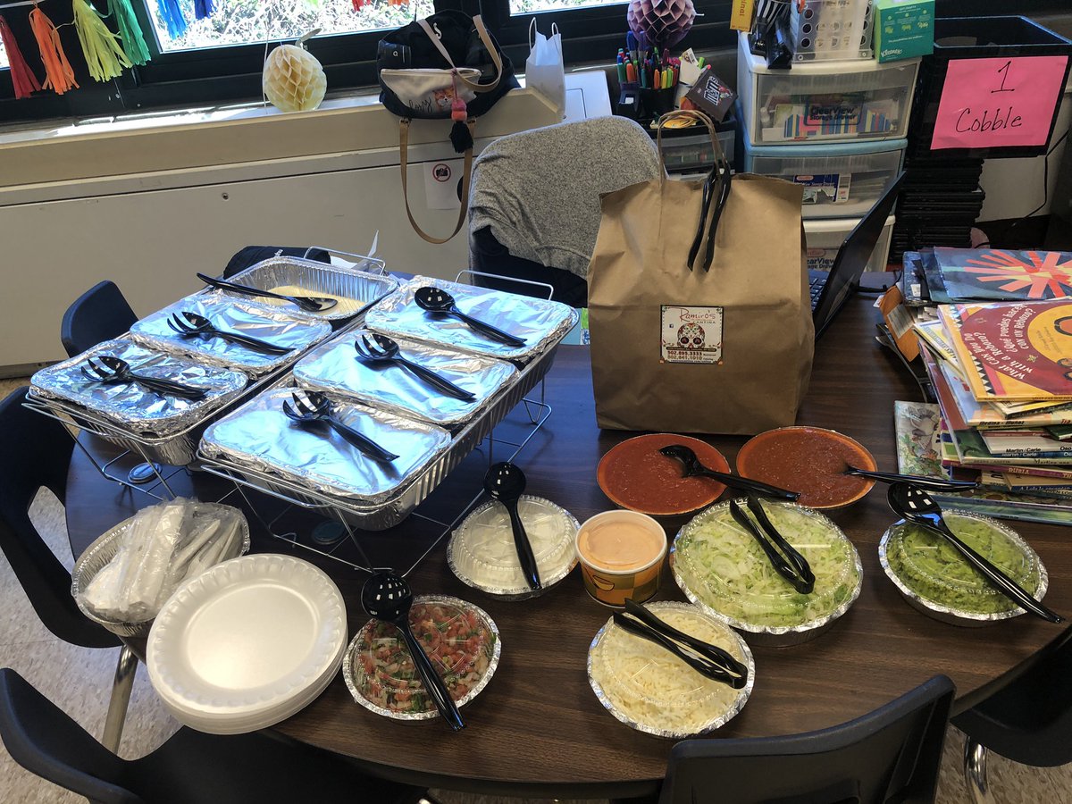 Katie_Wolff_'s tweet photo. What a treat!! #CESLeadTheCharge 

In honor of Hispanic Heritage Month @LCobbl invited a parent to come share about their culture. She not only read a book, shared about her experiences, and surprised the class with food and treats. 🥰 

R was so proud 🥹 https://t.co/duJEO4q5jT