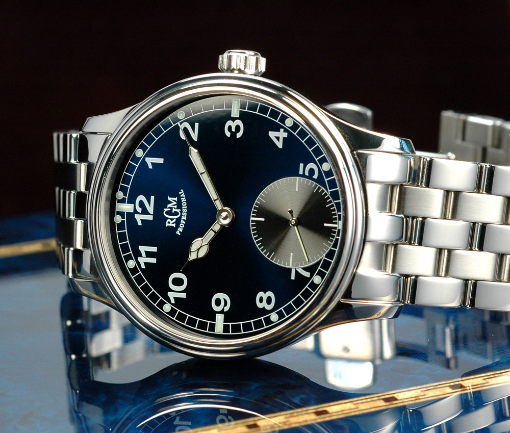 RGM Model 150-B on bracelet. 

#rgmwatchco #rgmwatches #rgmwatch #watch #watches #wristwatch #wristwatches #watchmaking #watchmaker #independentwatchmaking #independentwatchmaker
#bluedial #BlueDialWatch
#pilotwatch #pilotwatches