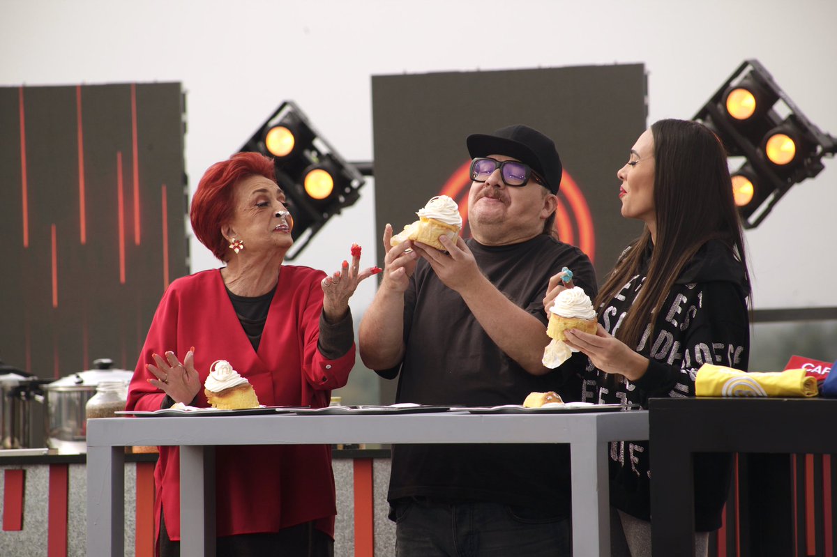 Dale ‘Me gusta’ si <a href="/talinatvoficial/">talinafernandezoficial</a> te representa al comer cupcake… 🧁😊 #MasterChefCelebrity 

masterchefmexico.tv