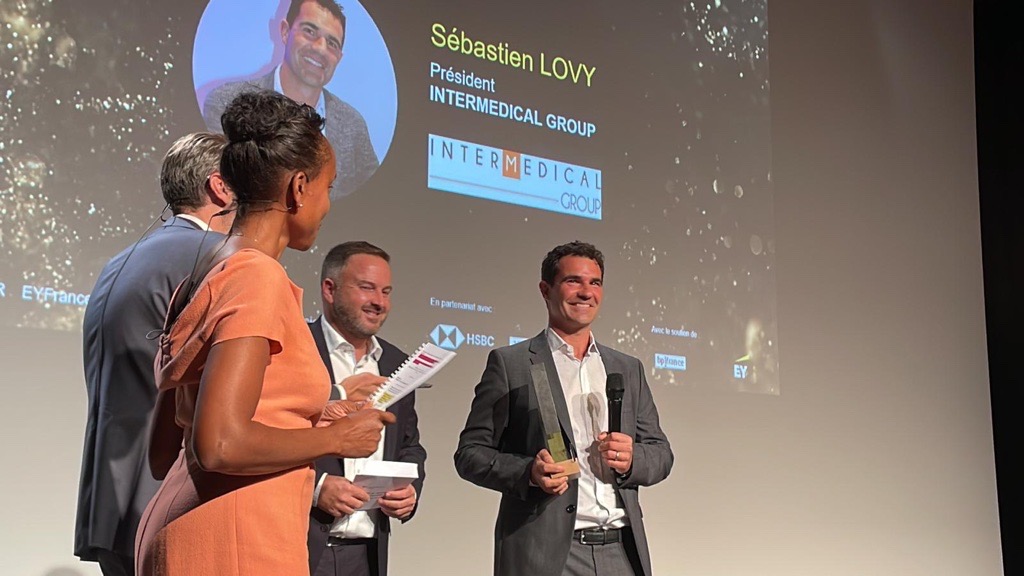 EYFrance's tweet photo. "Nous avons un fort esprit familial et beaucoup de proximité avec nos parties prenantes tout en réalisant 250M de CA. Nous avons aussi créé un fonds d'investissement pour aider d'autres entrepreneurs et des start-ups." - Sébastien Lovy, Intermedical Group

#EOYFR https://t.co/EMgufRhk2X