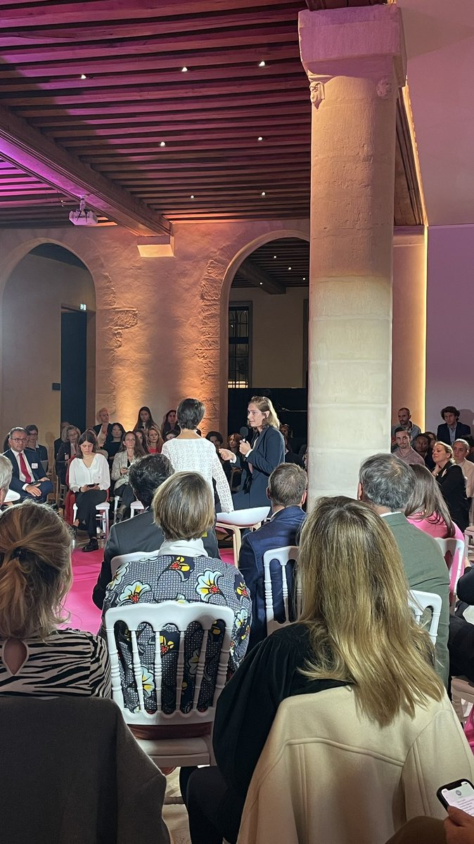 Juliette Gayraud (@jugayraud) on Twitter photo Merci à <a href="/BatoulHassoun_/">BatoulHassoun</a> de rappeler que la #diversité c’est bien (being invited to the party) mais que la vraie transformation c’est l’#inclusion et l’#appartenance (dancing like nobody’s watching) #NDW Merci à <a href="/BatoulHassoun_/">BatoulHassoun</a> de rappeler que la #diversité c’est bien (being invited to the party) mais que la vraie transformation c’est l’#inclusion et l’#appartenance (dancing like nobody’s watching) #NDW