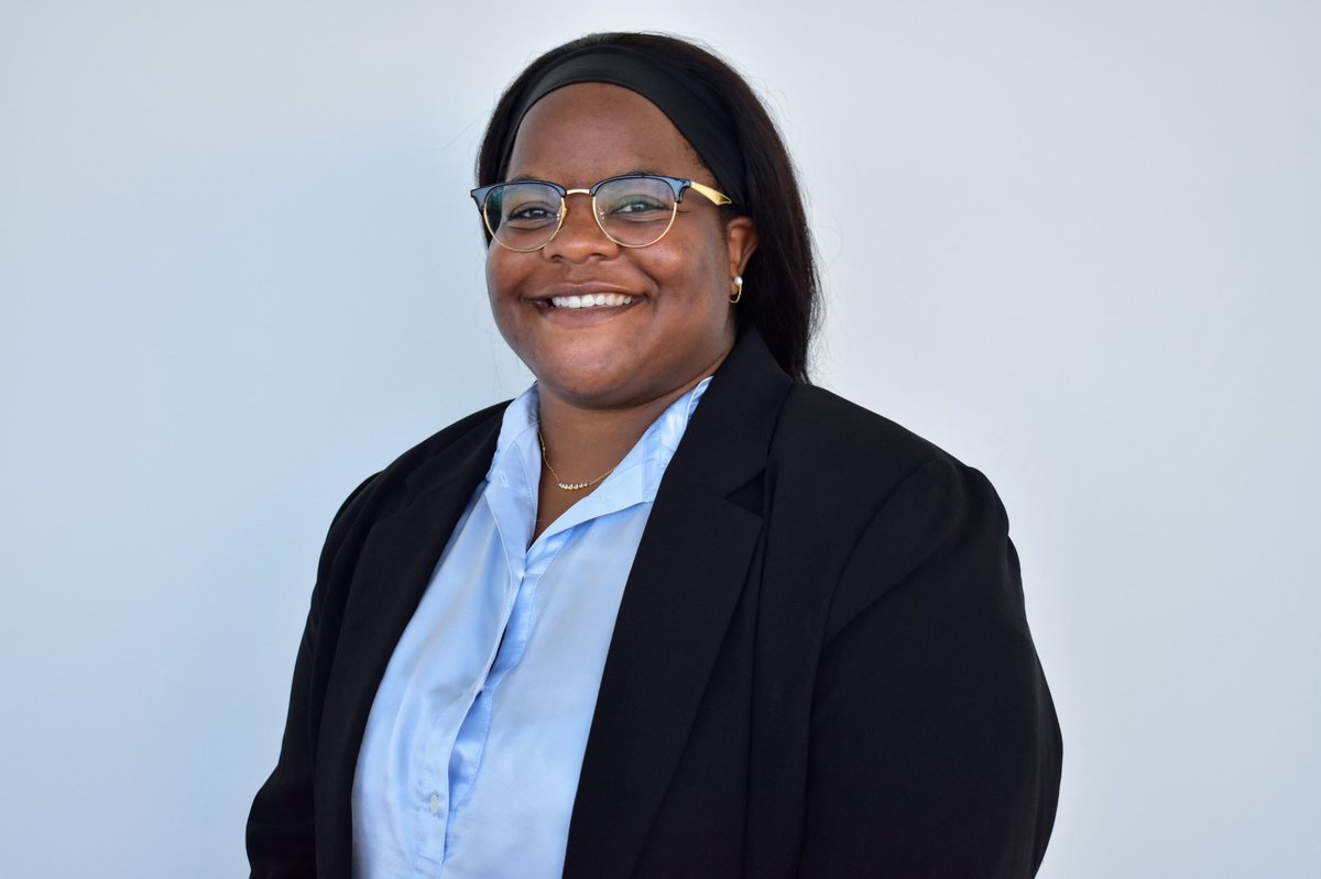 Let me reintroduce myself to #MedTwitter 🥳 my name is Angela and I’m an M4 in Chicago jazzed about Psychiatry. My interests include Black &amp; LGBTQ+ mental health, cheffing in the kitchen, &amp; a good sneaker. Can’t wait to connect with all of you! #psychtwitter #BlackExcellence
