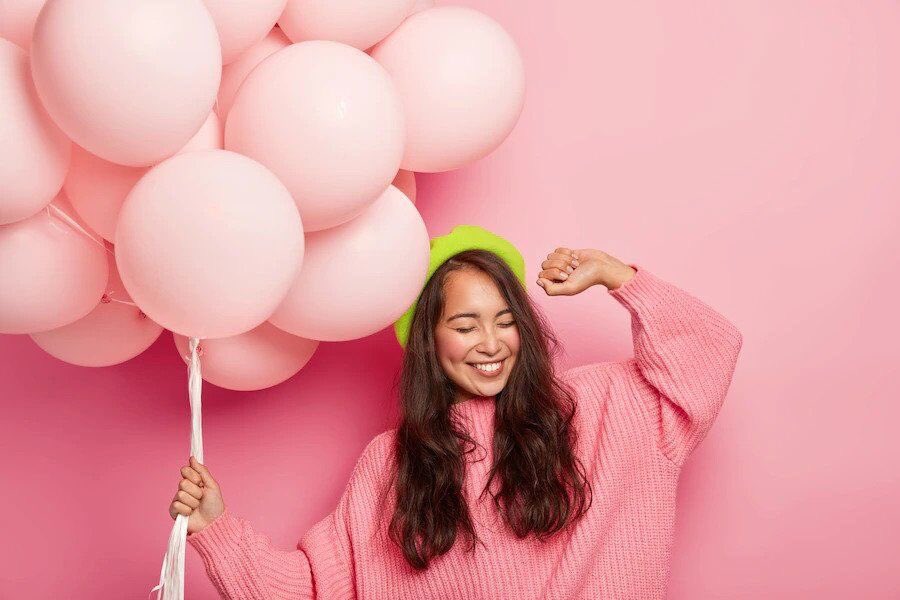 CopiesInAFlash's tweet image. Brighten up your events with your logo floating high on your own specialized balloons! Welcome customers with something bright and new, so you can make positive impressions on potential customers! Call us to get your balloon collection started now!