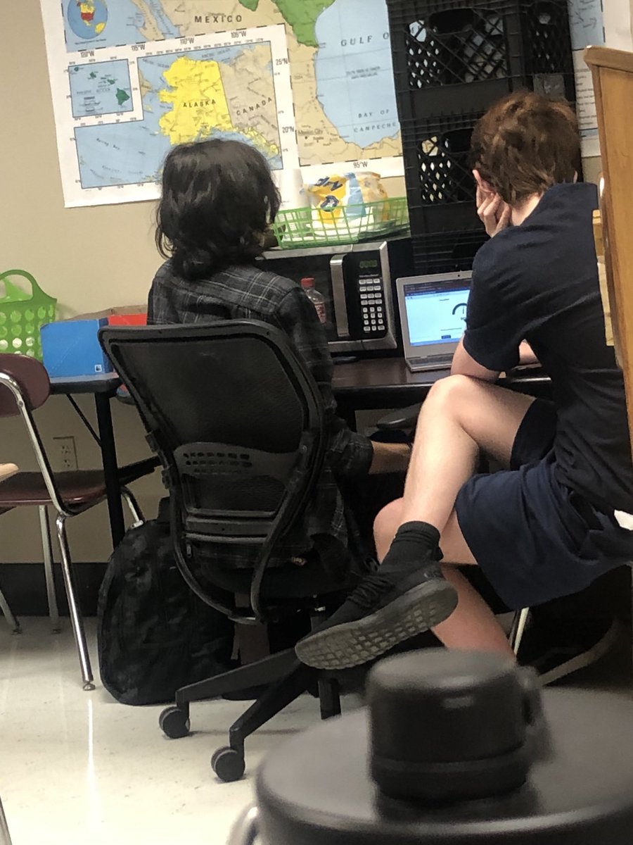 BridgesHS's tweet image. Pretty awesome to hear one student explain to the other WWII. Working hard at Bridges today!!! #HAMMERSUP