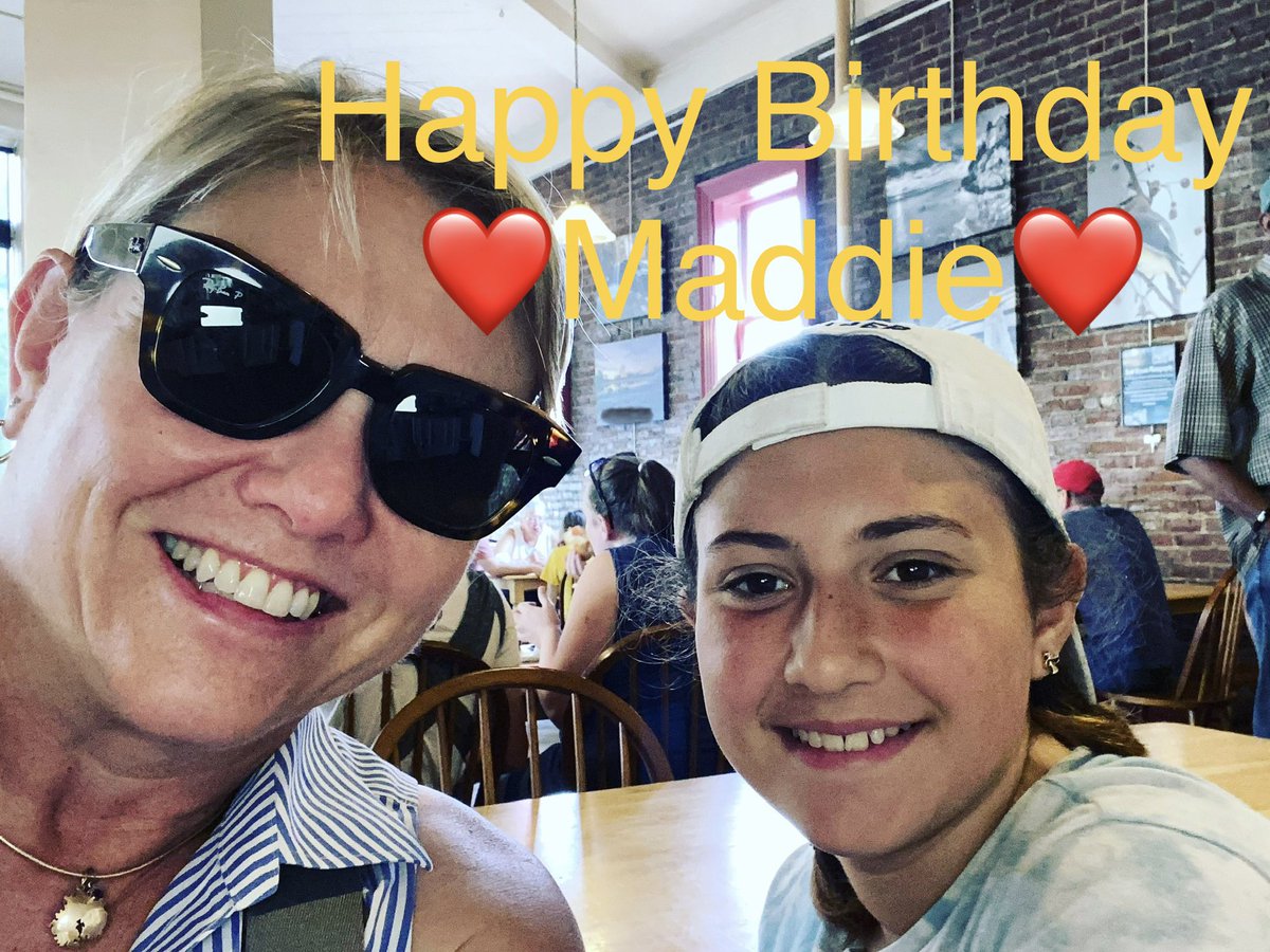 marfasearch's tweet photo. How lucky am I to have this smart, beautiful, kind girl in my life! Happy Birthday! ILY 🍰🎂😎🦞👍🏻❤️ https://t.co/01YHpxcQzC
