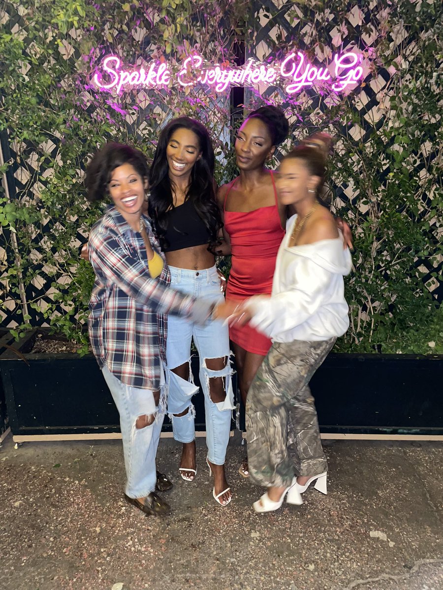 hannah_chaddha's tweet photo. the sisters are finally complete🤎 #BB24 #BB23 #thecookout @absolutelytiff @TMackenzieH @azah_awasum https://t.co/xXCTOHov0P