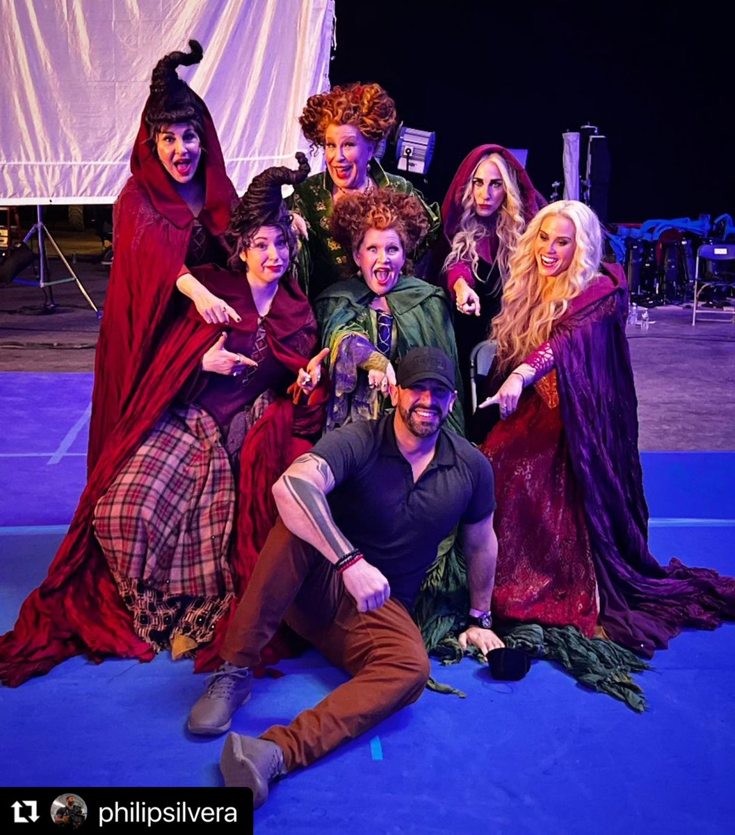 Heidiverstunts's tweet photo. The premiere of #HocusPocus2 is tonight in NYC!!
So grateful to have been part of this team, right here!!
#WinifredSanderson #MarySanderson #SarahSanderson #SandersonSisters #ComeWeFly #WeMustFly #stuntTeam #StuntWinnie #blackFlame https://t.co/DXB1bGqb3k