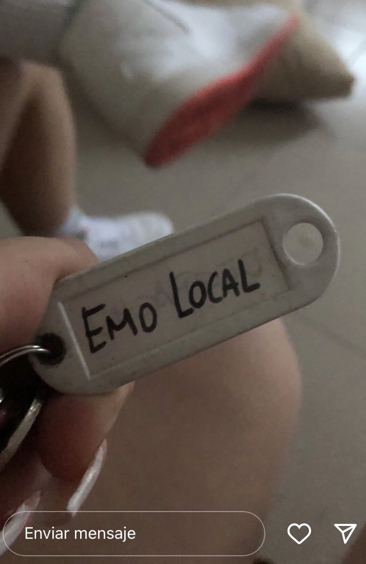 noelialonso__'s tweet photo. el señor que quería comparar el emo local le ha hecho ghosting al abuelo de eva 🫶🏻 https://t.co/AuT3h5YiYT