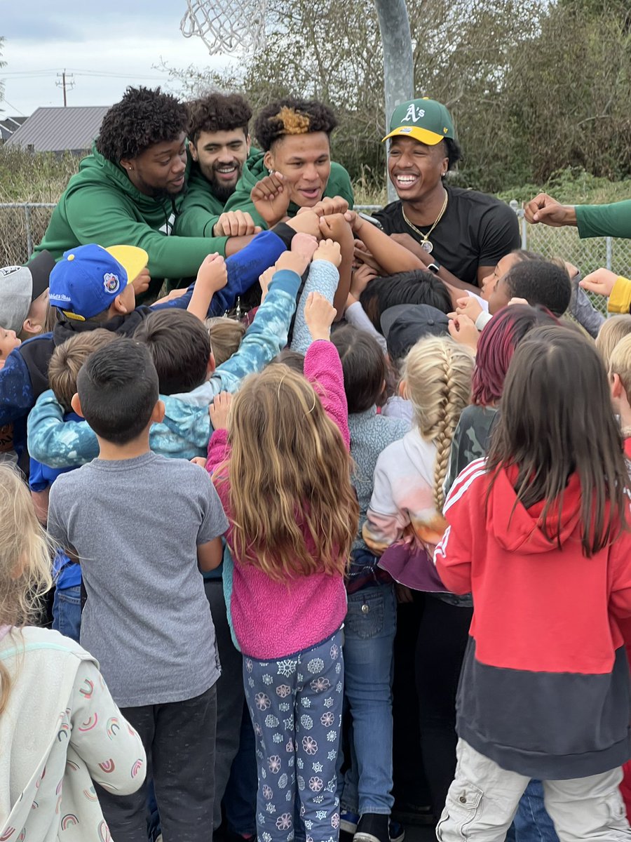 HumboldtMBB's tweet photo. Men’s Basketball surprised the students of Pine Hill Elementary today spending time in the classroom and out on the playground. Thank you to the Pine Hill staff for the visit! #Community #Together https://t.co/D5DkuEjATE