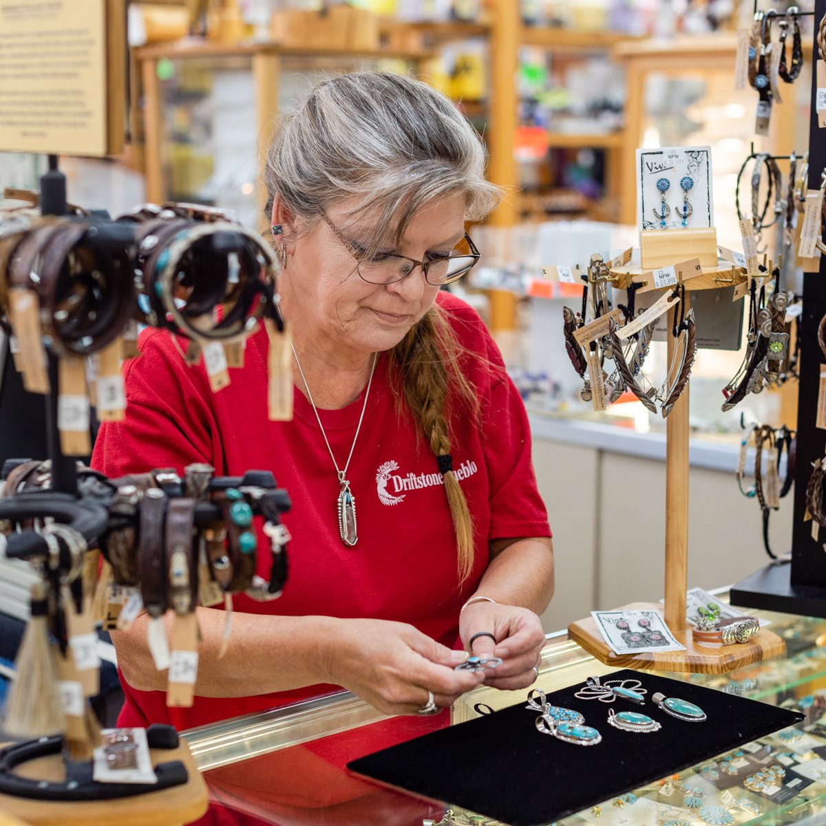 DriftstoneP's tweet photo. Find something amazing for yourself or a friend at Driftstone Pueblo, Saint Elmo's largest Native American store. You'll find something for everyone here. #DrfitstonePueblo #SaintElmoIL #illinois #GiftShop #HomeDecor #SouthwesternDecor #jewelry #crystals #gemstones #pottery https://t.co/093IGZIYP4