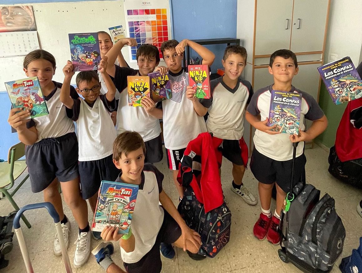 trinitariosCO's tweet image. “𝙽𝚘 𝚍𝚎𝚓𝚎𝚜 𝚙𝚊𝚛𝚊 𝚖𝚊𝚗̃𝚊𝚗𝚊 𝚕𝚘 𝚚𝚞𝚎 𝚙𝚞𝚎𝚍𝚊𝚜 𝚕𝚎𝚎𝚛 𝚑𝚘𝚢” 📚
Iniciativa 4ºEPO con sus profes @juanjogarcia95 y @franj_benito 
Fomento de la lectura y compromiso creando una biblioteca de aula (préstamos y donaciones de alumnos). Visita punto #librolibre