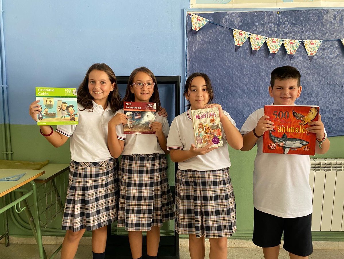 trinitariosCO's tweet image. “𝙽𝚘 𝚍𝚎𝚓𝚎𝚜 𝚙𝚊𝚛𝚊 𝚖𝚊𝚗̃𝚊𝚗𝚊 𝚕𝚘 𝚚𝚞𝚎 𝚙𝚞𝚎𝚍𝚊𝚜 𝚕𝚎𝚎𝚛 𝚑𝚘𝚢” 📚
Iniciativa 4ºEPO con sus profes @juanjogarcia95 y @franj_benito 
Fomento de la lectura y compromiso creando una biblioteca de aula (préstamos y donaciones de alumnos). Visita punto #librolibre