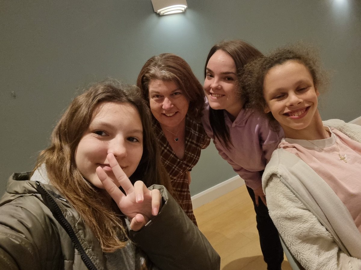 takaraalf's tweet photo. Fantastic evening @ymcans #YMCAGO youth club #WestEnd 

Listening to young people's views on what matters and why investment in young people is so needed.

Inspired  encouraged and just love that energy of youth - hope keeps that spark alive. https://t.co/b5iIhuk4HE