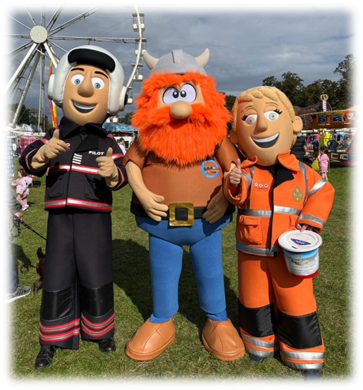 YAATeamEast's tweet photo. Thanks to everyone who came to see us at the #YBF22 Yorkshire Balloon Fiesta in York, we had an amazing weekend
Our mascots Paramedic Polly and Pilot Percy loved to meet fellow mascots Ragnall from @yorkrescueboat and Lenny Bear from @SLHYork
#ThankYou
#TeamWorkWorks
#Balloons https://t.co/6EOIwX5BRG