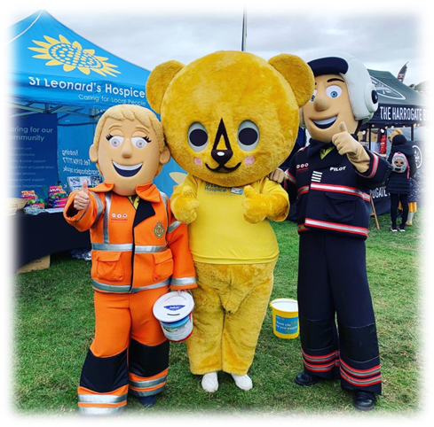 YAATeamEast's tweet photo. Thanks to everyone who came to see us at the #YBF22 Yorkshire Balloon Fiesta in York, we had an amazing weekend
Our mascots Paramedic Polly and Pilot Percy loved to meet fellow mascots Ragnall from @yorkrescueboat and Lenny Bear from @SLHYork
#ThankYou
#TeamWorkWorks
#Balloons https://t.co/6EOIwX5BRG