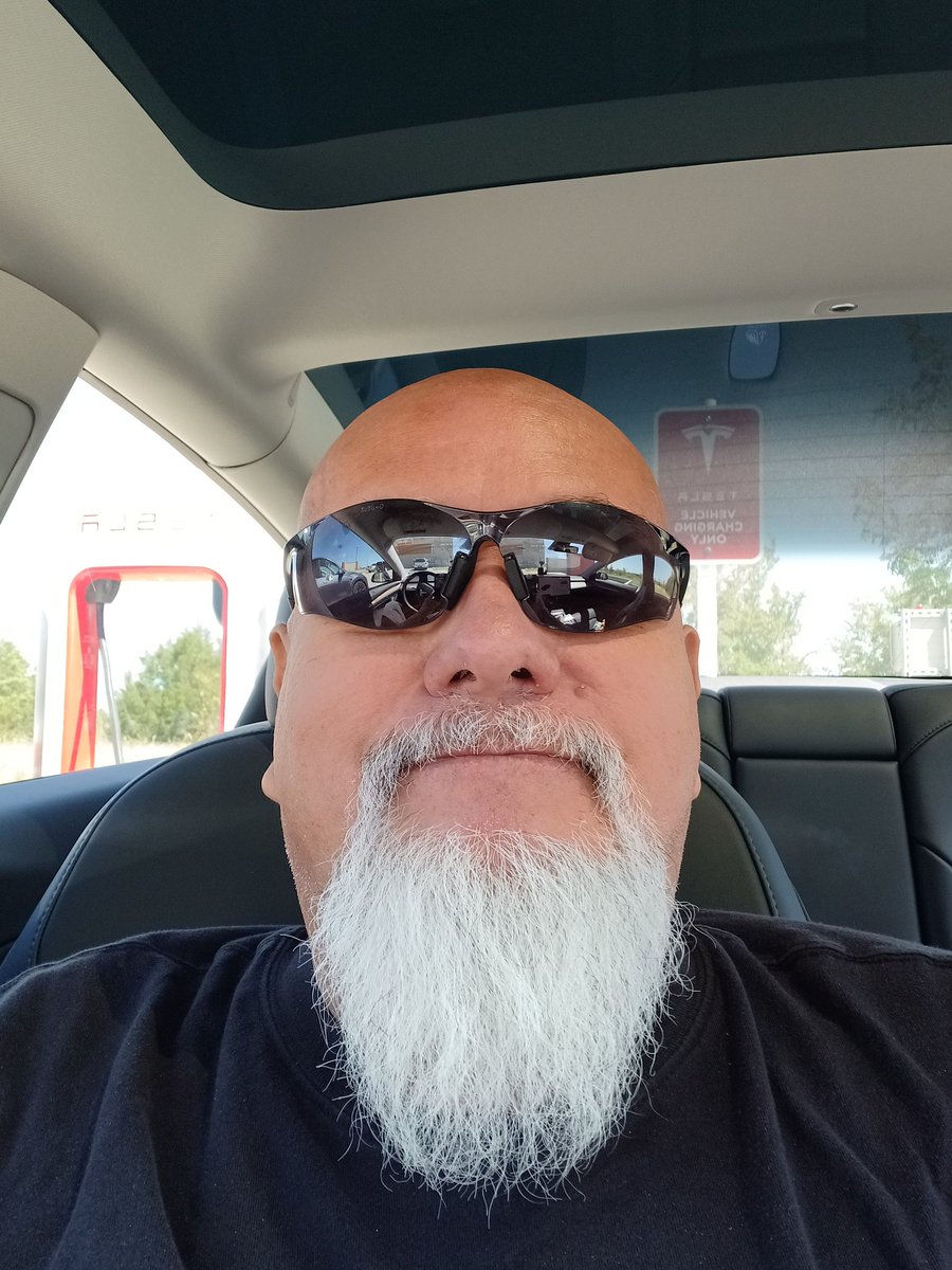 FiveOHonolulu's tweet image. I'm gonna wear black till they invent a darker color.