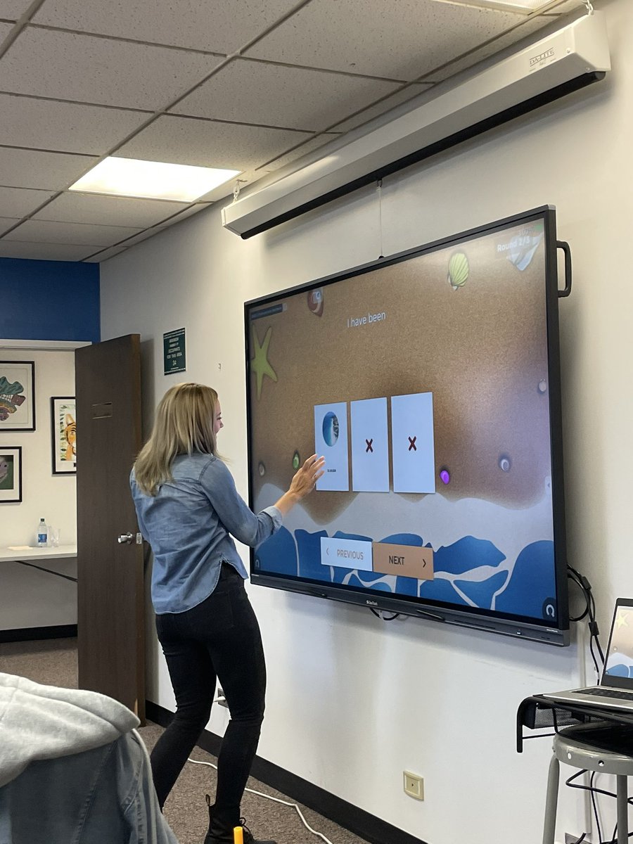 MissH_Tech's tweet photo. Learning more about our teammates through Snowflake! @MrsRinaldiTech 
#CTEducator #ClearTouchTraining #ClearTouchCertified https://t.co/nvBmoQmmYG
