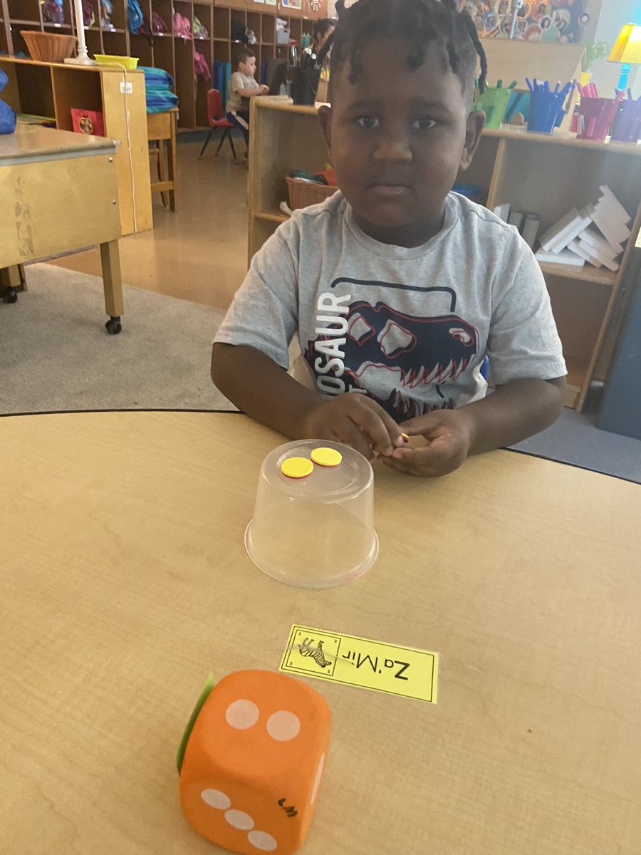 LauraMuhlenbru1's tweet photo. Practicing dot patterns at Recall! #TruskyHusky #mathjoycps #cpsbest #Cpsmaxstart @SmithJenif @NicoleL03405628 https://t.co/sPncIGP6TN