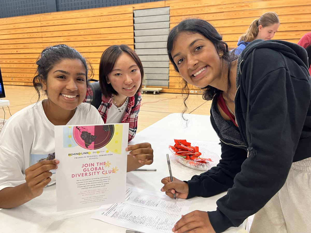 FRSDPanthers's tweet image. FRSH held an Activity Club Fair to showcase a wide range of club offerings to students in Grades 9-12.  Clubs hold meetings, and fundraisers, engage in event planning, attend events, provide services to support those in need, or expand an interest/hobby beyond the academic arena.