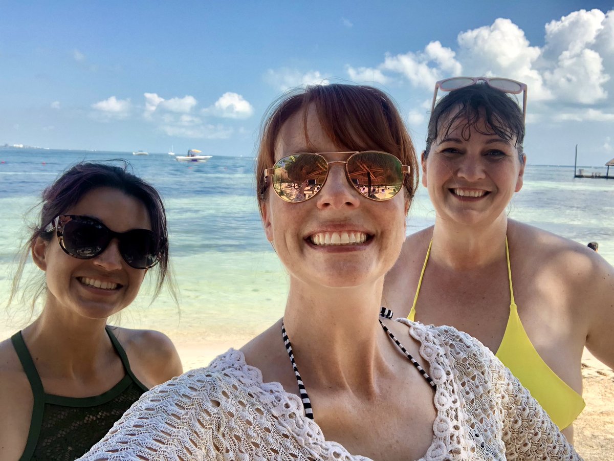 heidi_boyd's tweet photo. Writers retreat in Cancun with my favorite writing friends. #amwriting https://t.co/Lpfp7q3DcV