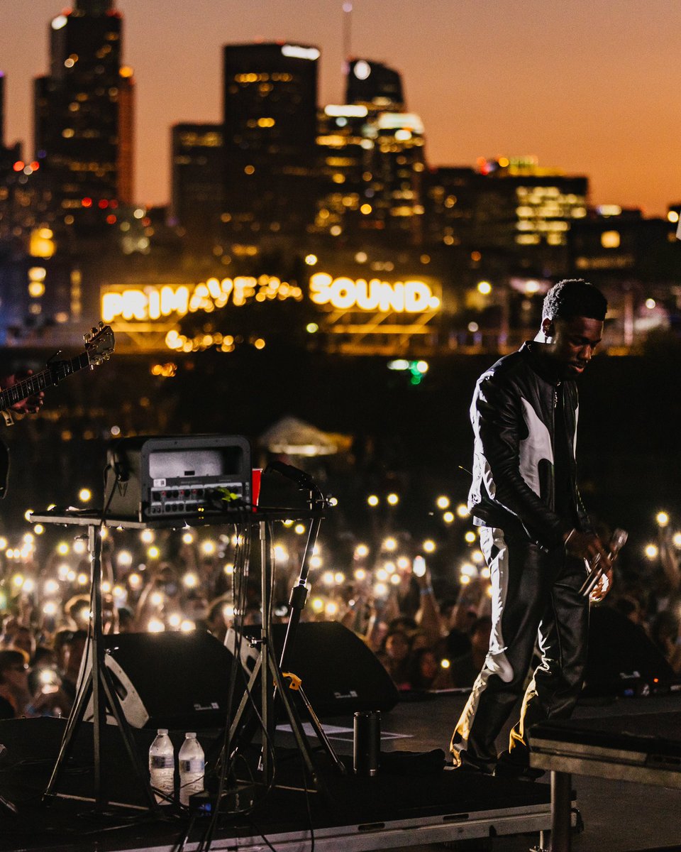 Remind me of that time <a href="/giveon/">Giveon</a> played at Primavera Sound ✨ 

📸: mirandamcdonald