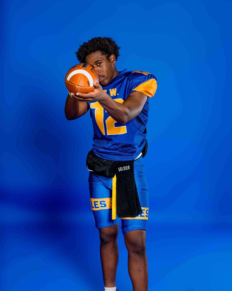 CoachKChatham's tweet photo. Some of our favorite pics from Media Day 🏈 https://t.co/jAEgBUNhhr