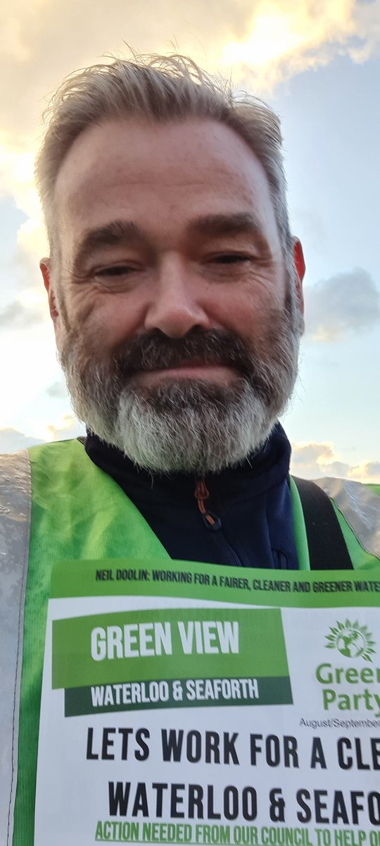 NeilDoolin1's tweet photo. Out this evening delivering the latest @SeftonGreens newsletter across Waterloo and Seaforth.. a bit damp and blowy but you get daily steps in! #churchward https://t.co/ds2cjfaUH9