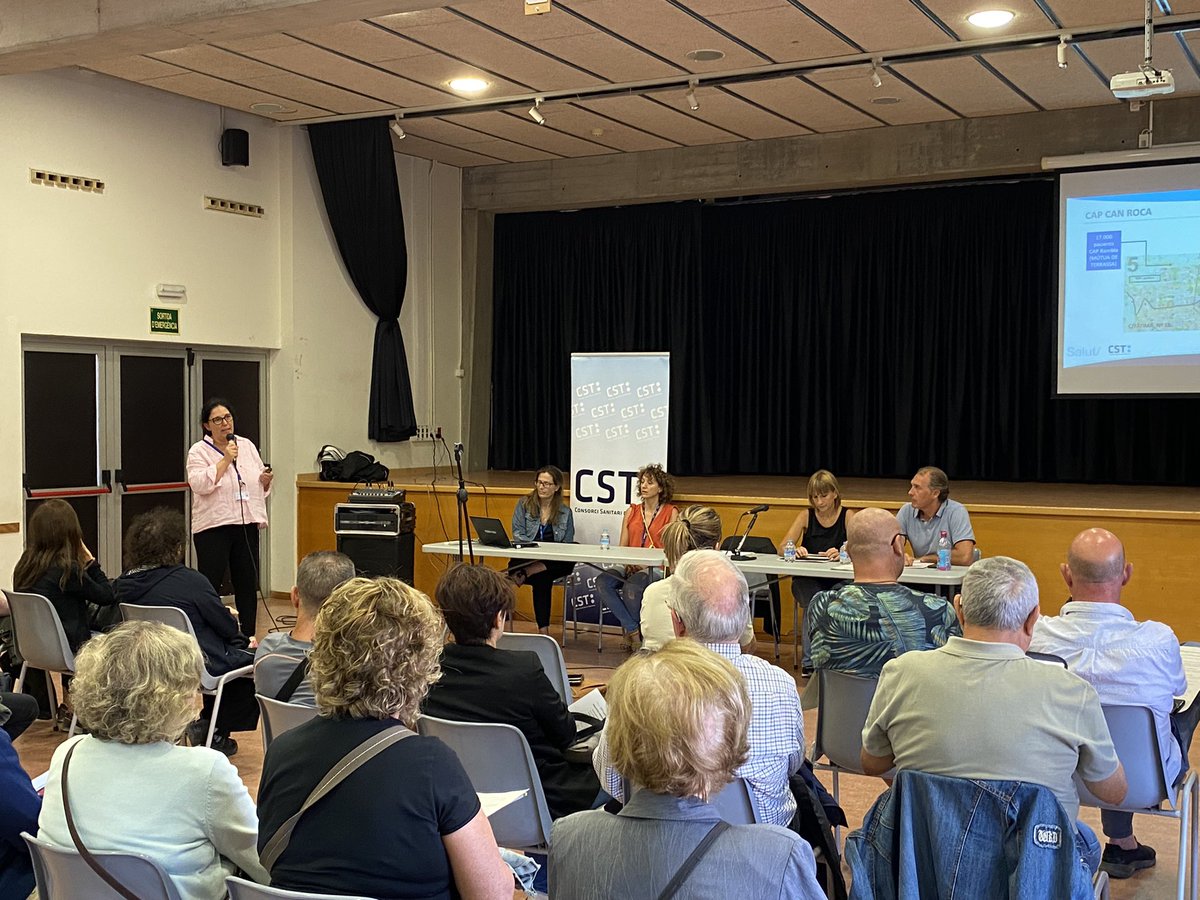 CSTerrassa's tweet photo. Avui hem presentat el nou #CAPCanRoca del @CSTerrassa a les entitats i associacions del Districte 5 i 6. L’equip directiu del CAP juntament amb els representants de @Mutua_Terrassa ha explicat el funcionament i ha contestat les preguntes que s’han plantejat. @salutcat @ajterrassa https://t.co/pab8MUHJYw