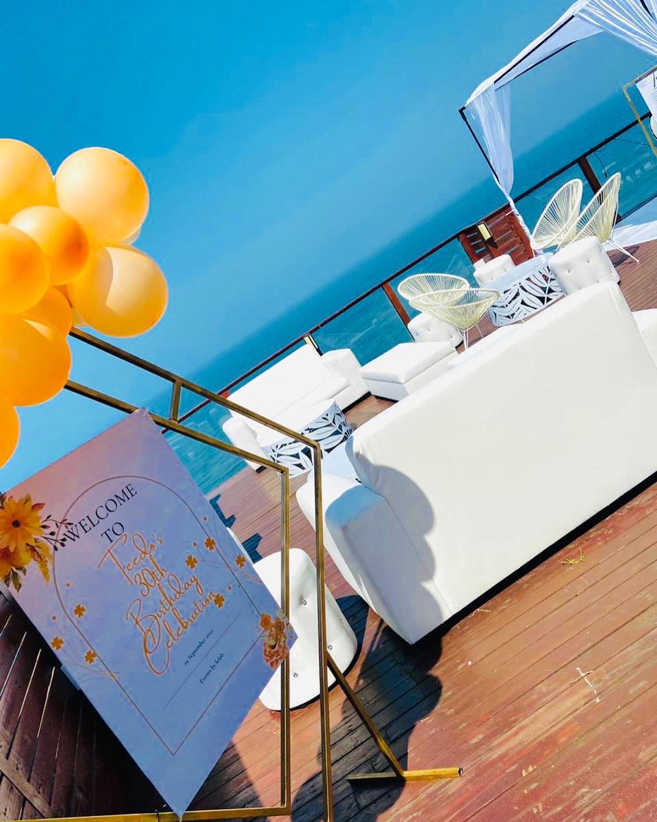 LelohNyathi's tweet photo. For deco and catering needs, please don’t hesitate to contact me 🌺 https://t.co/2WMotYfpDU