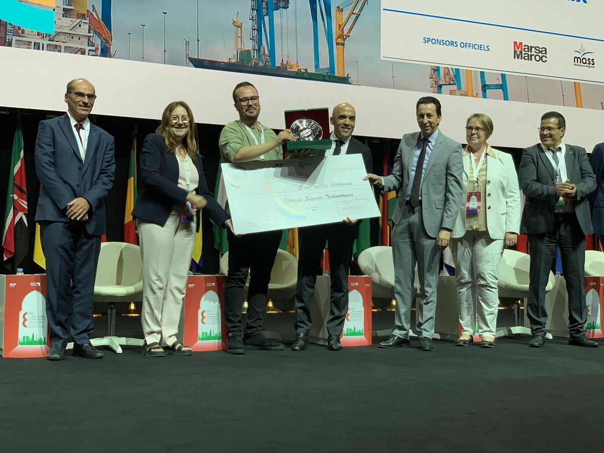 AnpMaroc's tweet photo. Retour en images sur La Cérémonie de clôture et de remise des prix de Smart Port Challenge 2022. Félicitations aux gagnants de cette édition. https://t.co/no5c8YijXf